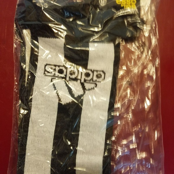 ADIDAS JUVENTUS FC SUPPORTERS SCARF - Picture 4 of 4